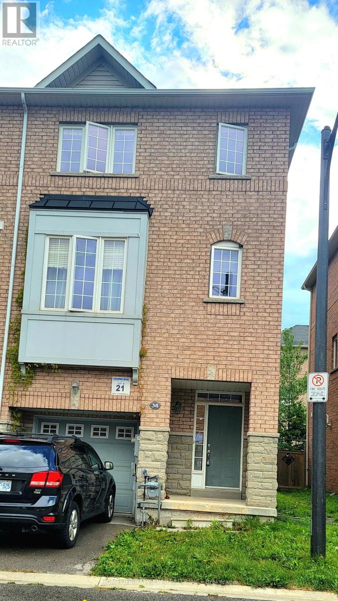 Photo 1 of 38 151 Silverwood Avenue, Richmond Hill ON