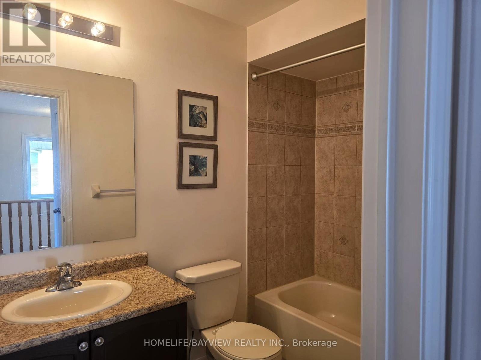 Photo 20 of 38 151 Silverwood Avenue, Richmond Hill ON