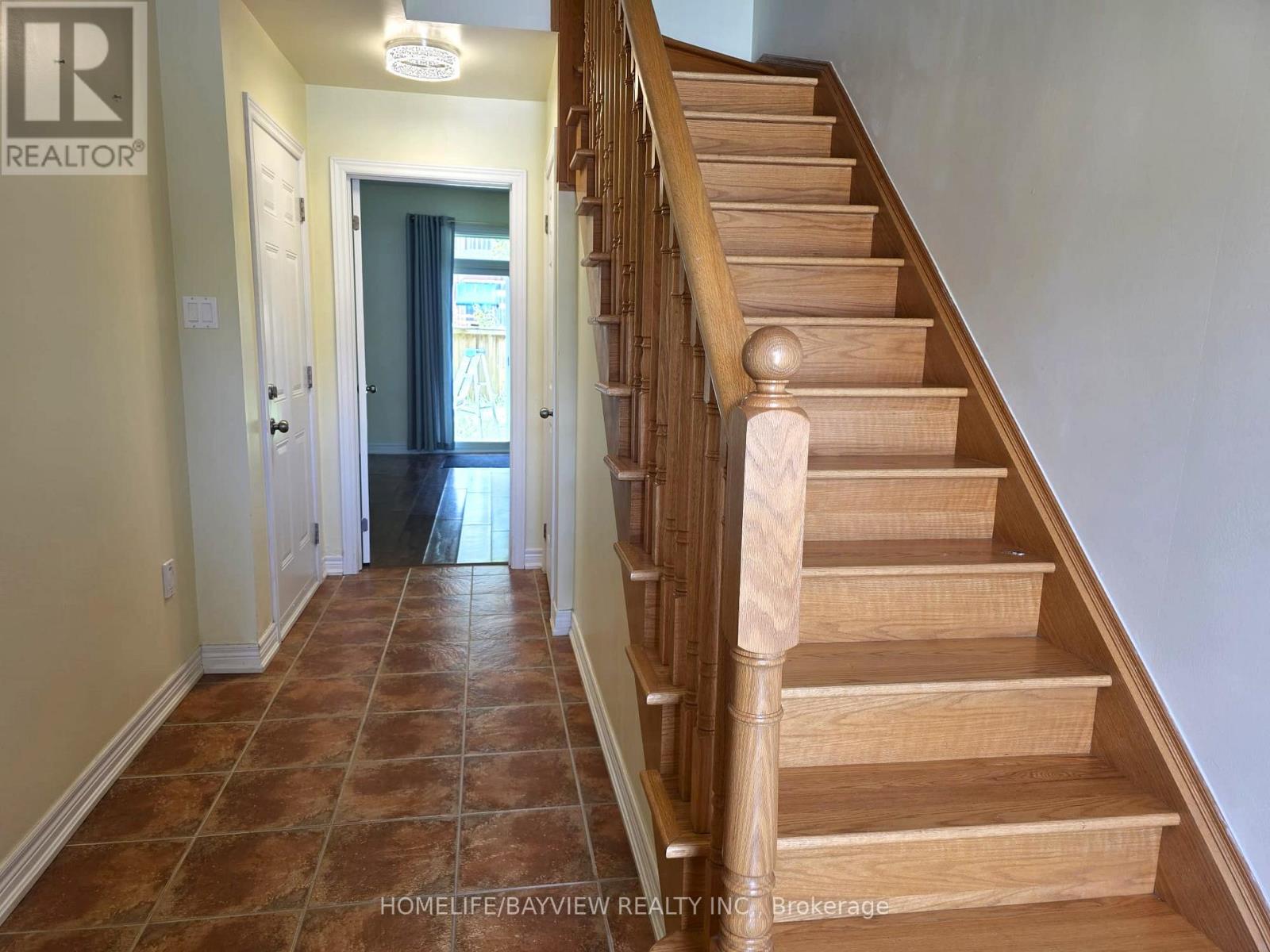 Photo 21 of 38 151 Silverwood Avenue, Richmond Hill ON