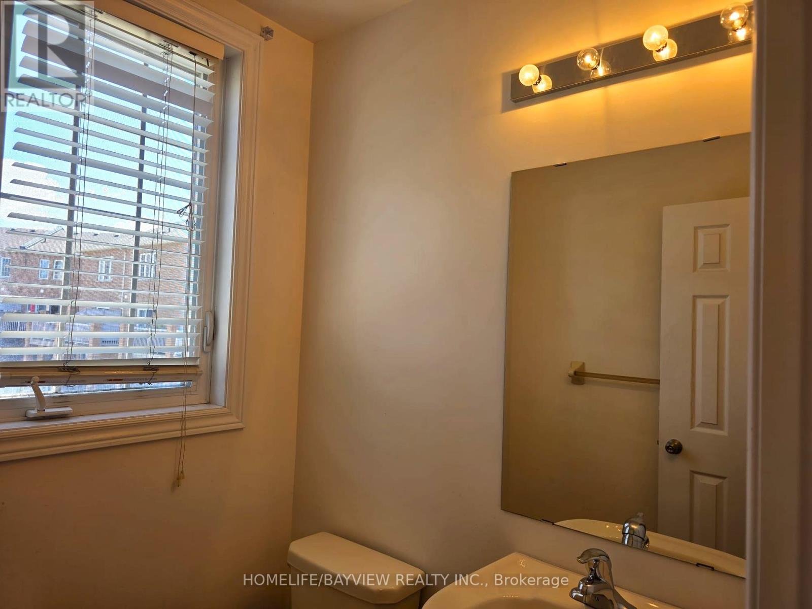 Photo 27 of 38 151 Silverwood Avenue, Richmond Hill ON