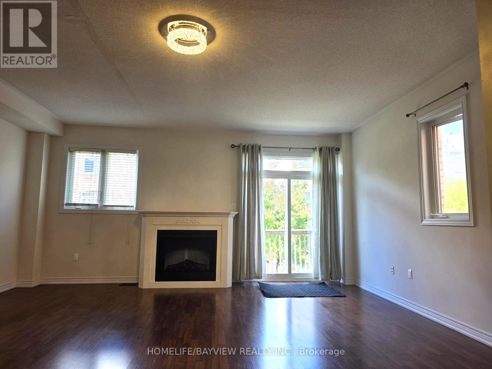 Photo 9 of 38 151 Silverwood Avenue, Richmond Hill ON
