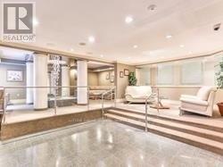 Photo 15 of 102 7460 Bathurst Street, Vaughan ON