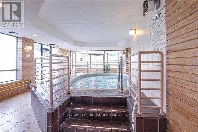Photo 20 of 102 7460 Bathurst Street, Vaughan ON