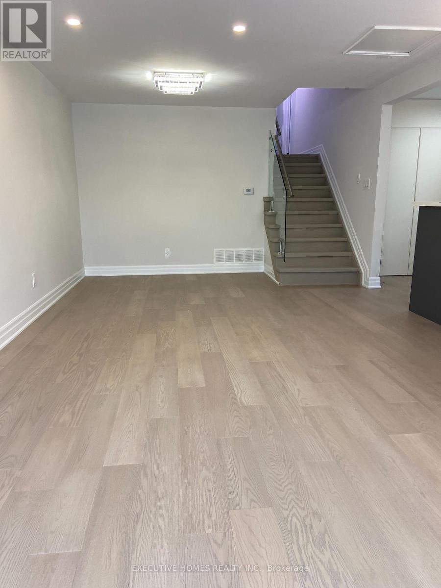 Photo 12 of 2685 Windjammer Road, Mississauga ON