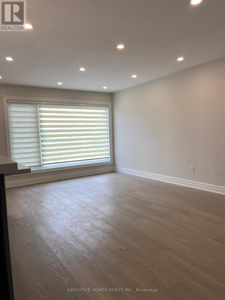 Photo 15 of 2685 Windjammer Road, Mississauga ON