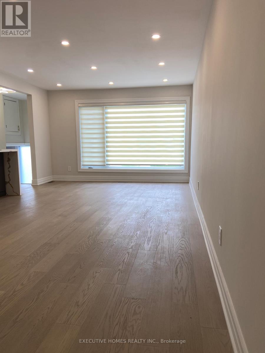 Photo 16 of 2685 Windjammer Road, Mississauga ON