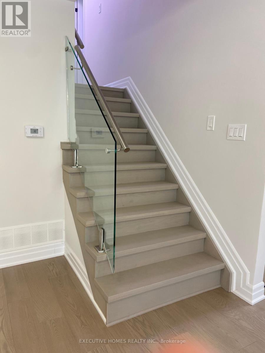 Photo 18 of 2685 Windjammer Road, Mississauga ON