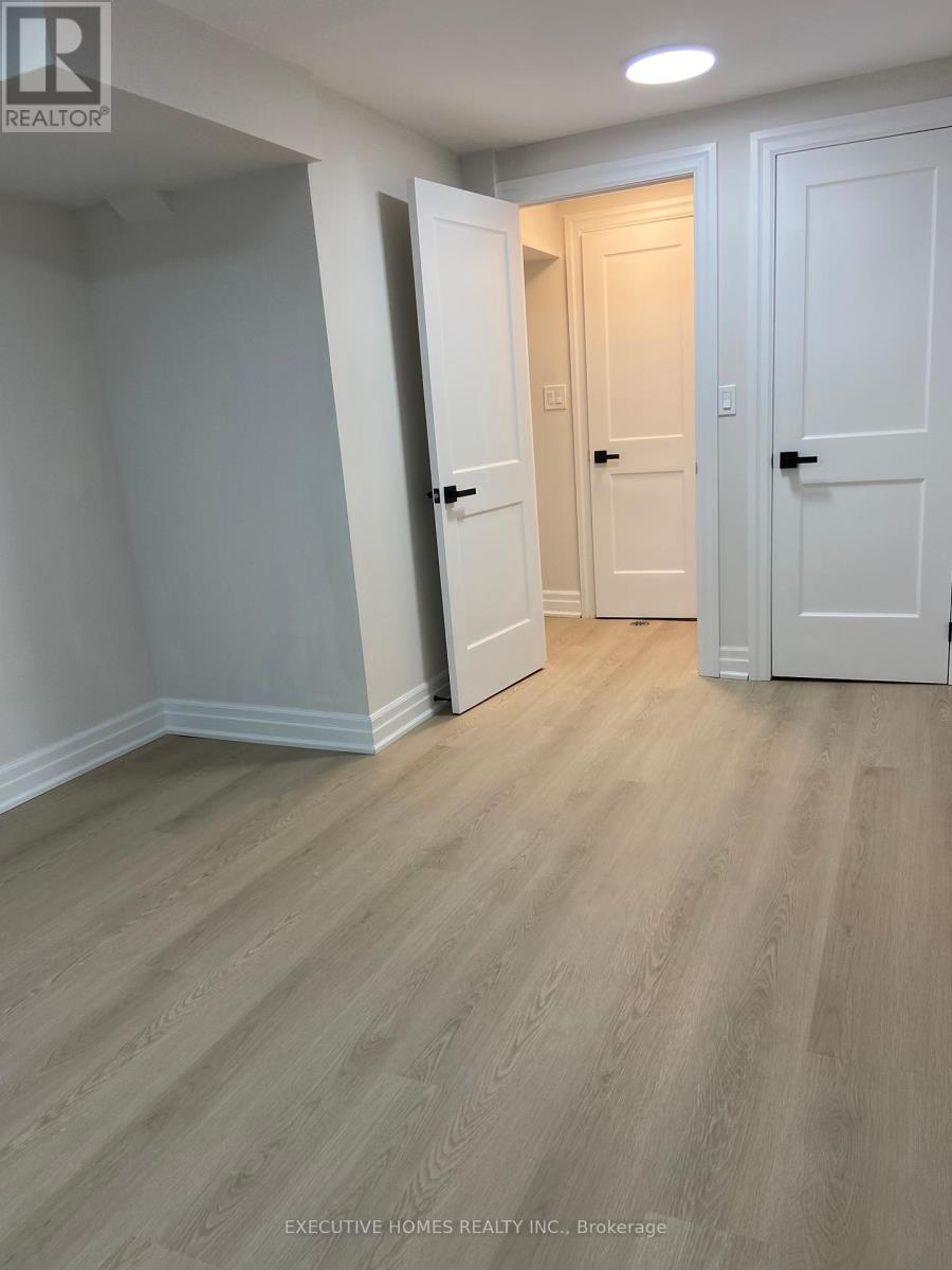 Photo 31 of 2685 Windjammer Road, Mississauga ON