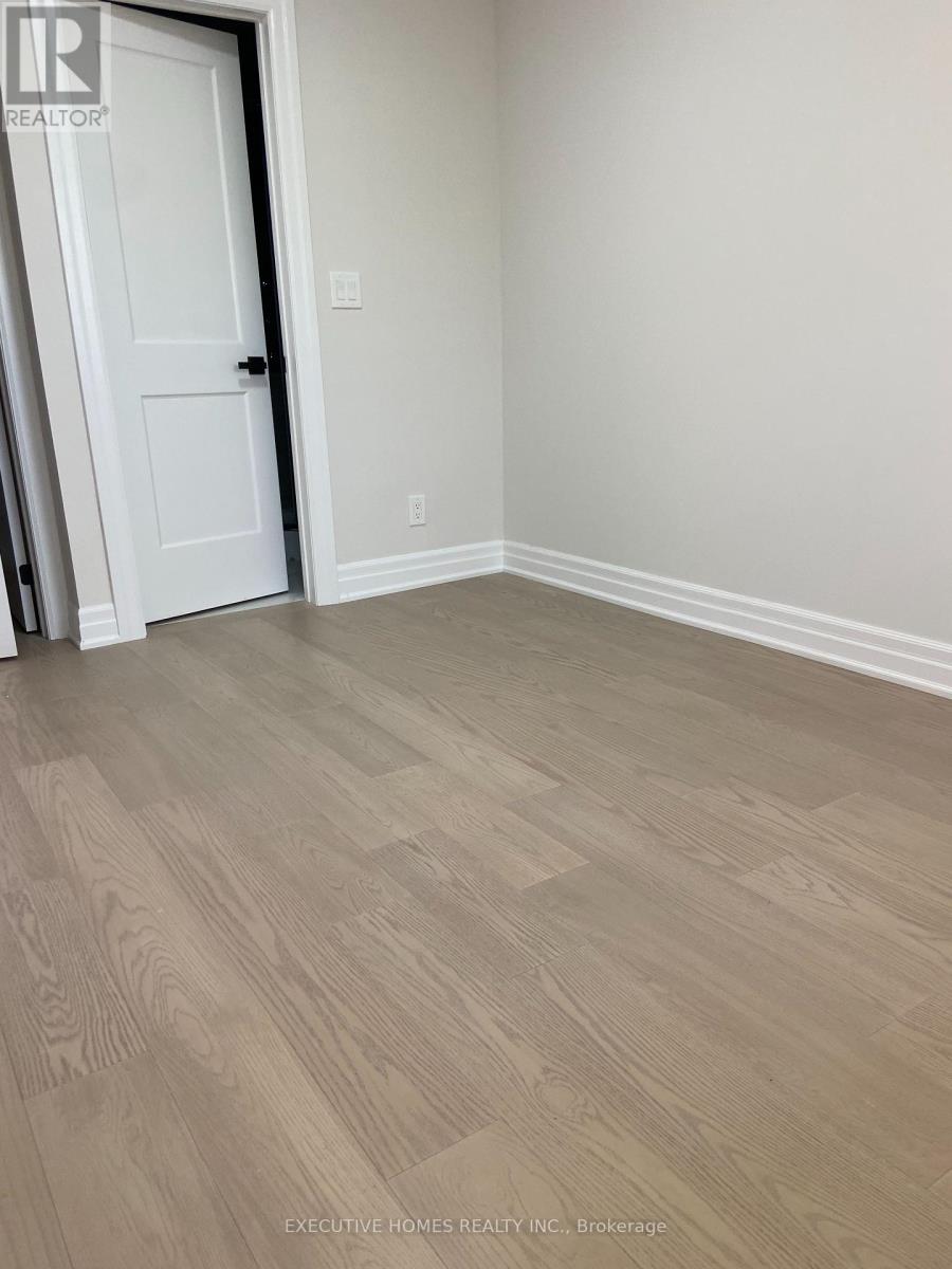 Photo 37 of 2685 Windjammer Road, Mississauga ON