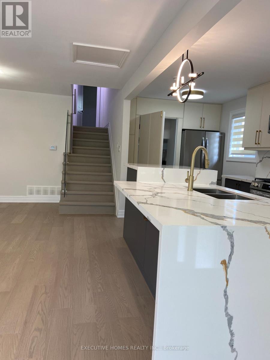 Photo 8 of 2685 Windjammer Road, Mississauga ON