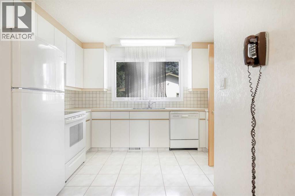 Photo 14 of 620 Oakwood Place Sw, Calgary AB