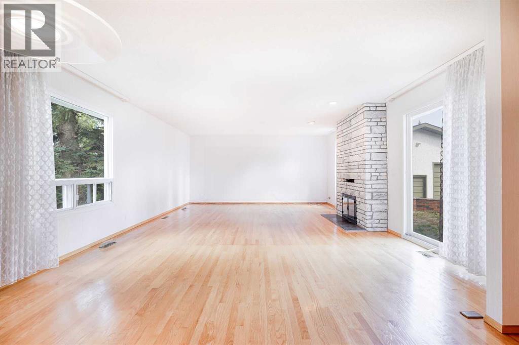 Photo 12 of 620 Oakwood Place Sw, Calgary AB