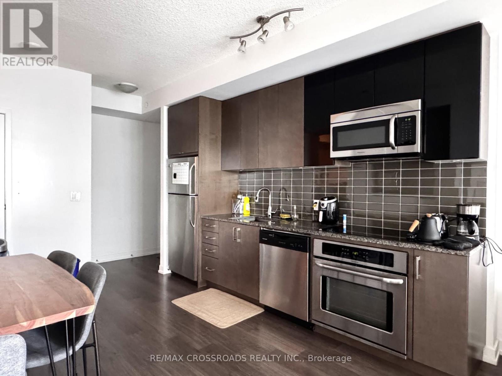 Photo 6 of 1606 89 Dunfield Avenue, Toronto ON