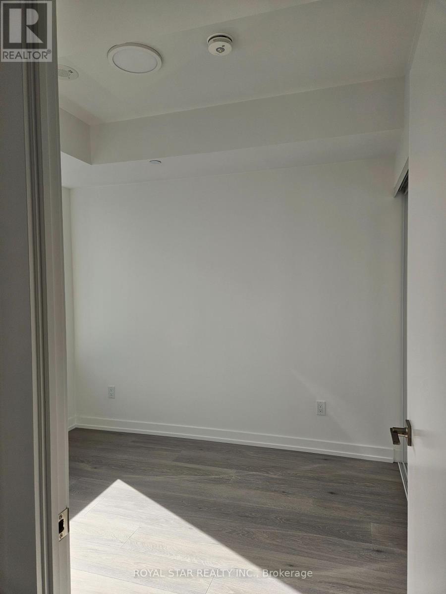 Photo 12 of 502 2501 Saw Whet Boulevard N, Oakville ON