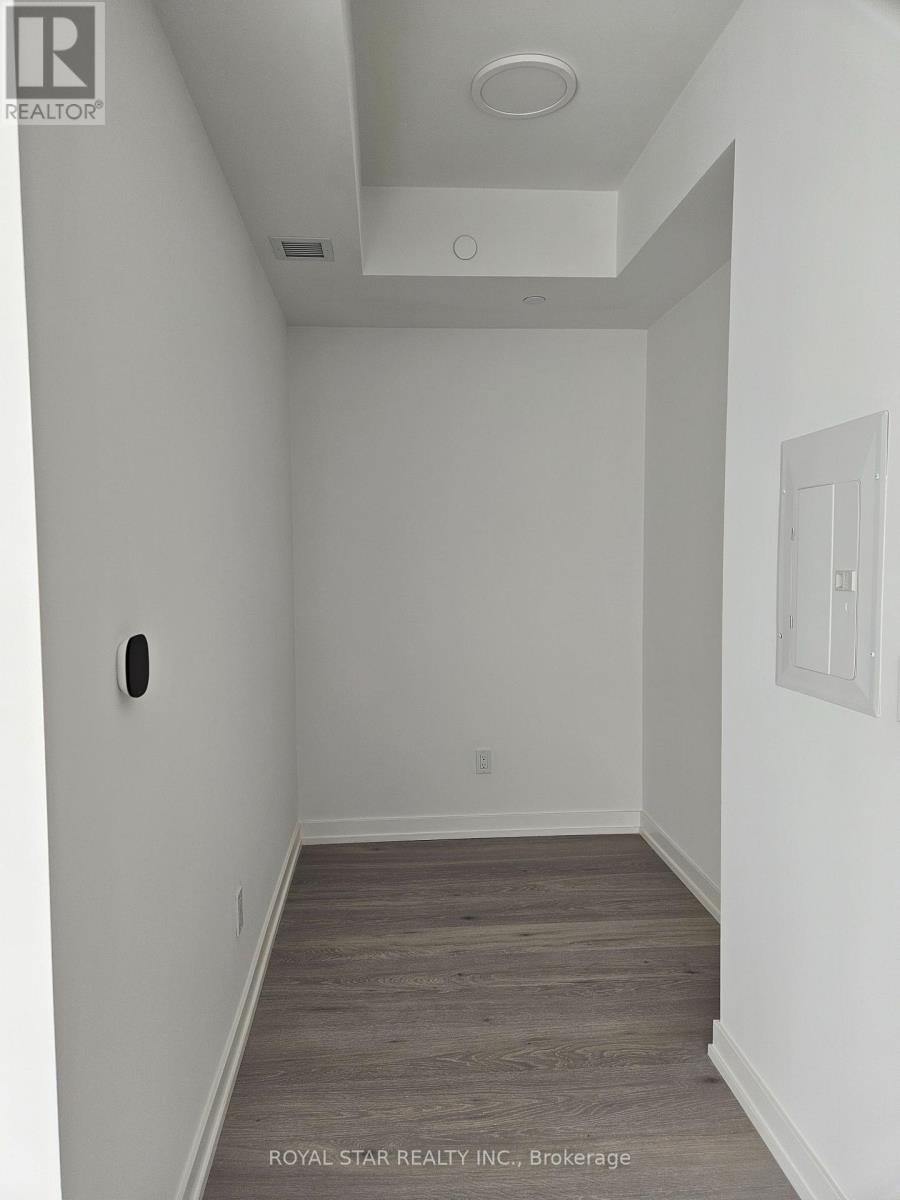 Photo 5 of 502 2501 Saw Whet Boulevard N, Oakville ON