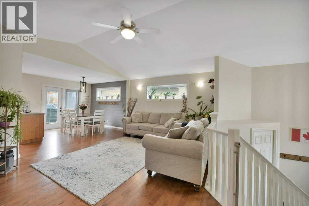 Photo 3 of 81 Terrace Heights Drive, Lacombe AB