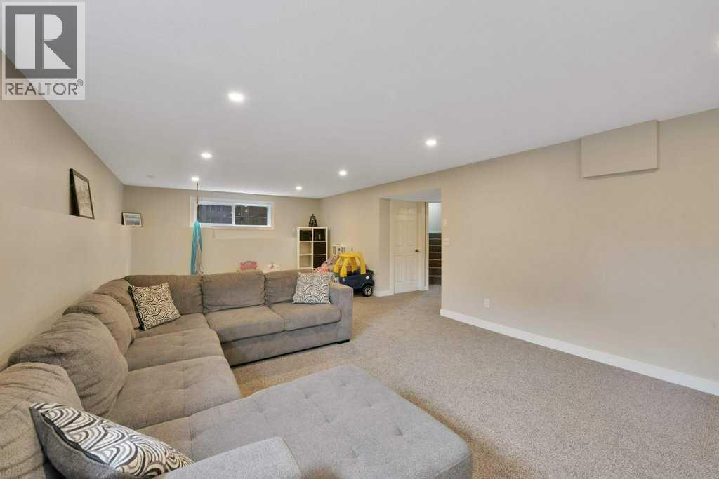 Photo 23 of 81 Terrace Heights Drive, Lacombe AB