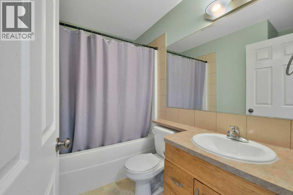 Photo 15 of 81 Terrace Heights Drive, Lacombe AB