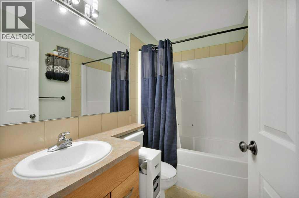 Photo 16 of 81 Terrace Heights Drive, Lacombe AB