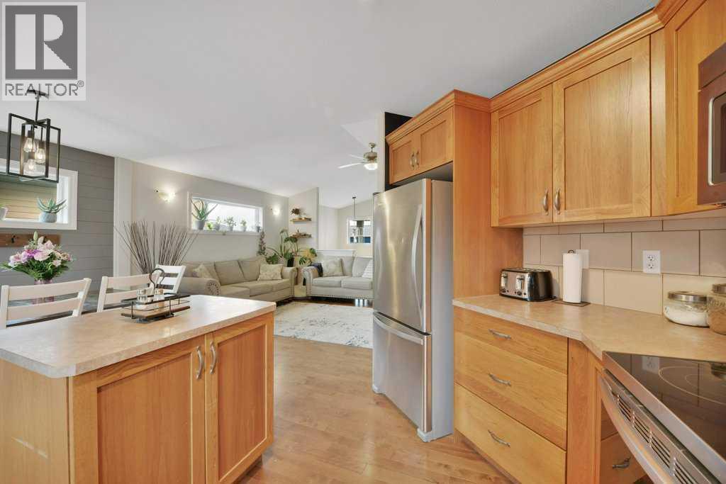 Photo 11 of 81 Terrace Heights Drive, Lacombe AB