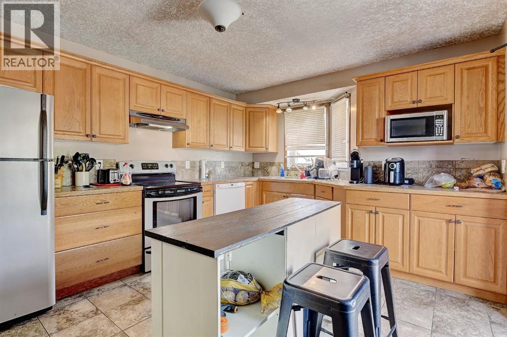 Photo 10 of A B 9273 94 Avenue, Grande Prairie AB