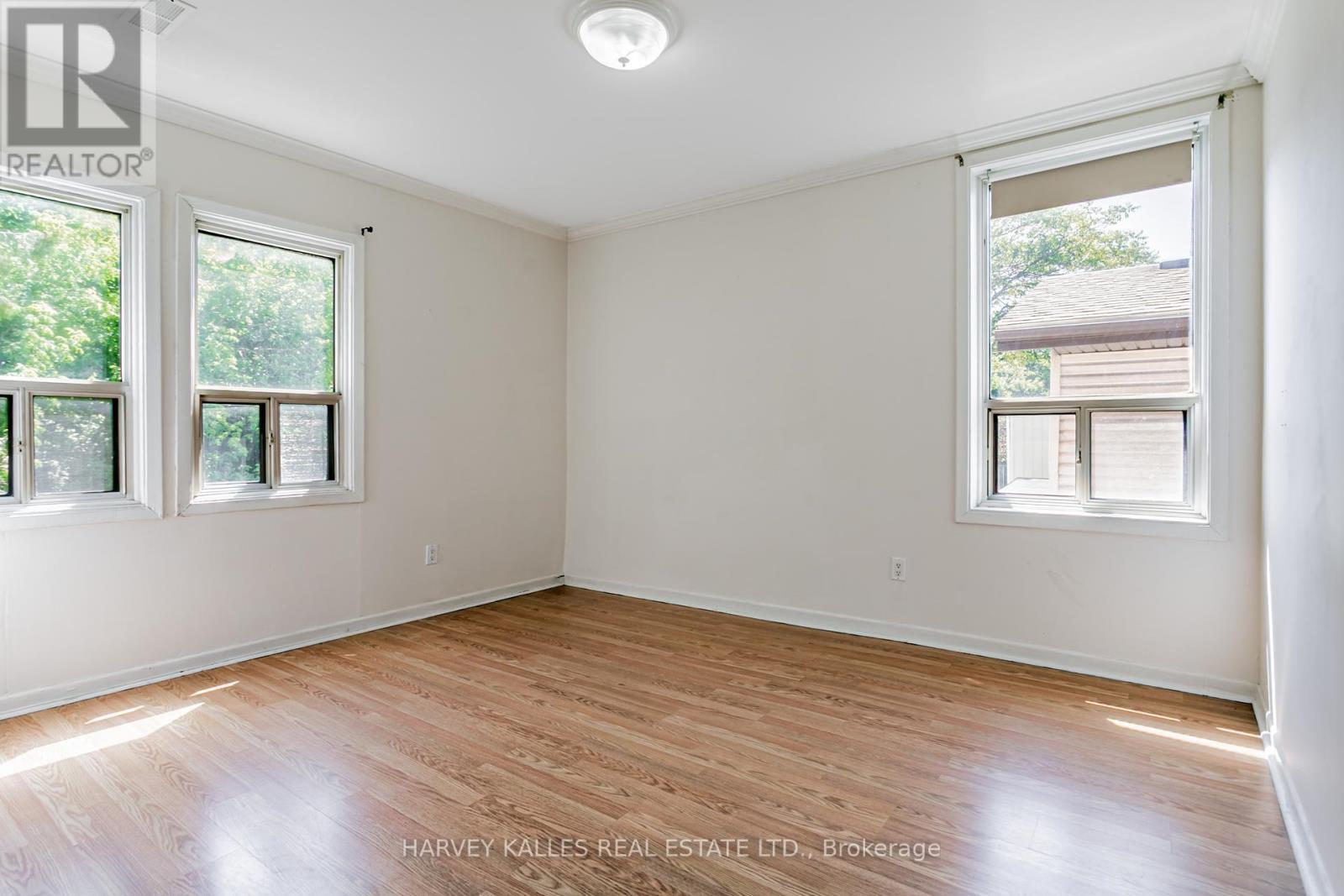 Photo 18 of 343 Greenwood Avenue, Toronto ON