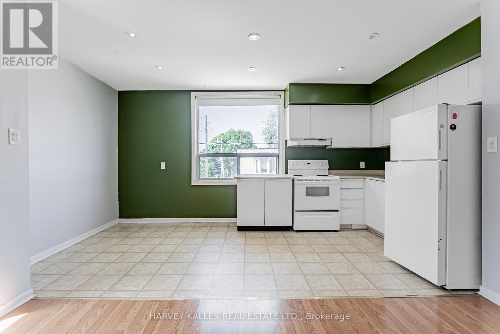 Photo 14 of 343 Greenwood Avenue, Toronto ON
