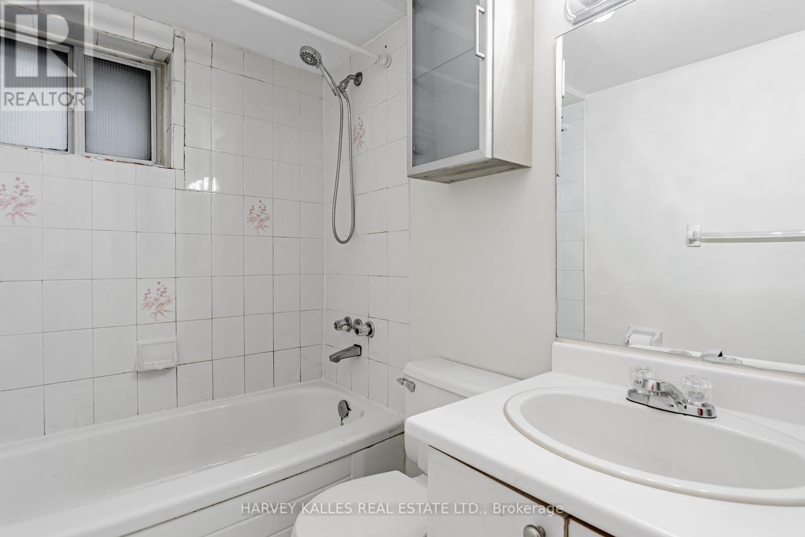 Photo 24 of 343 Greenwood Avenue, Toronto ON