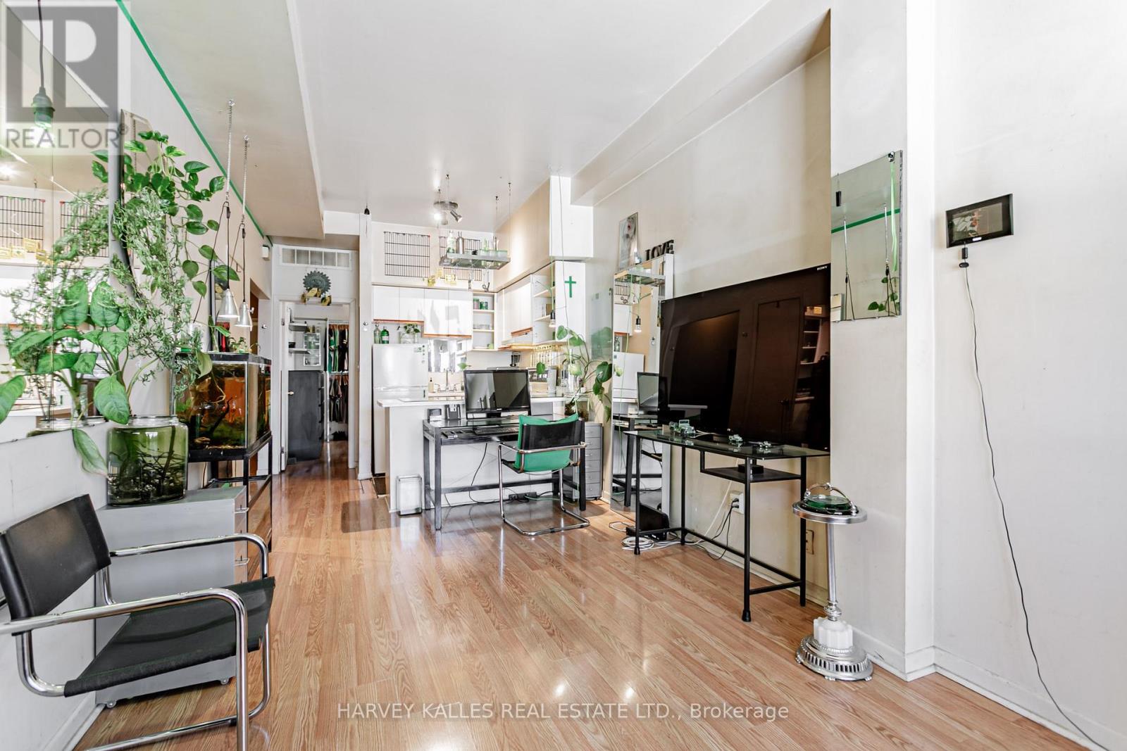 Photo 3 of 343 Greenwood Avenue, Toronto ON