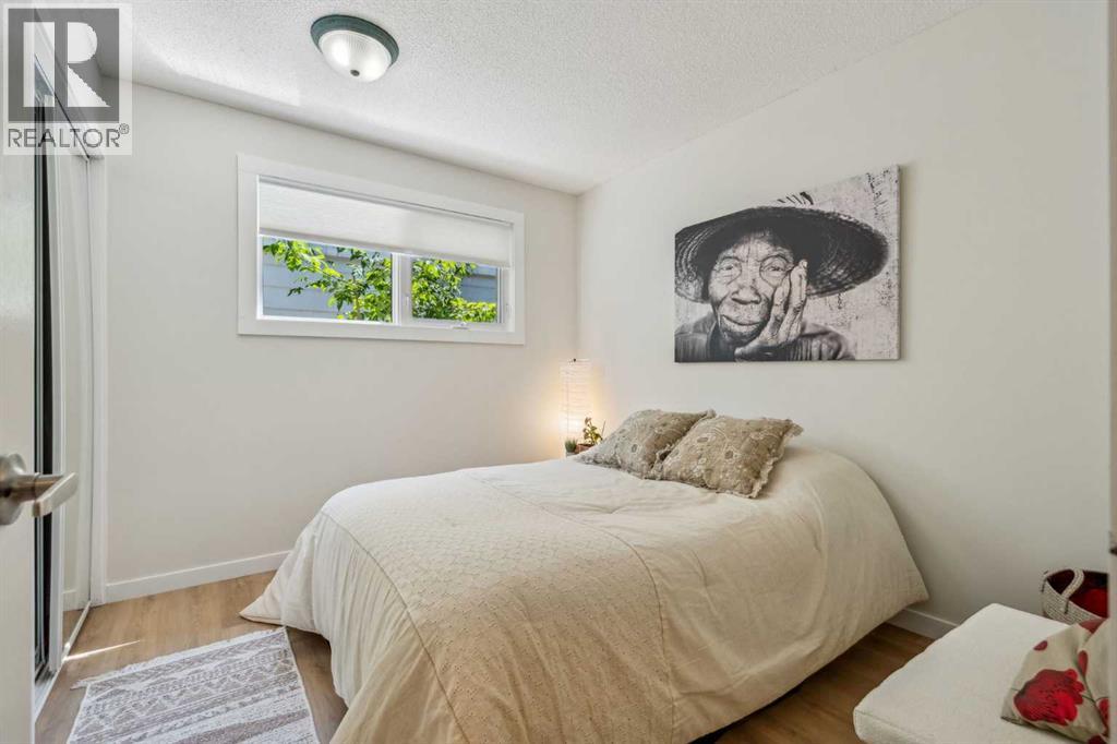 Photo 19 of 343 Canterbury Drive Sw, Calgary AB