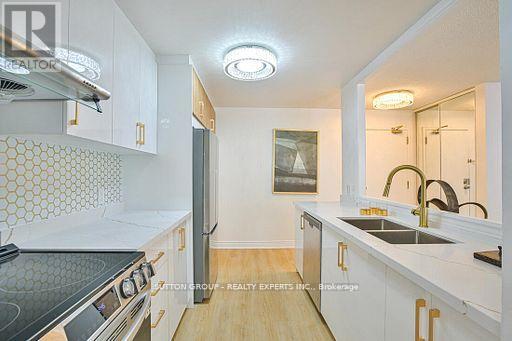 Photo 14 of 713 35 Trailwood Drive, Mississauga ON