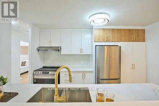 Photo 11 of 713 35 Trailwood Drive, Mississauga ON