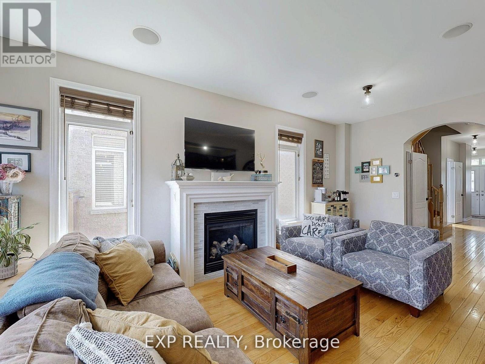 Photo 13 of 9 Samba Street, Richmond Hill ON
