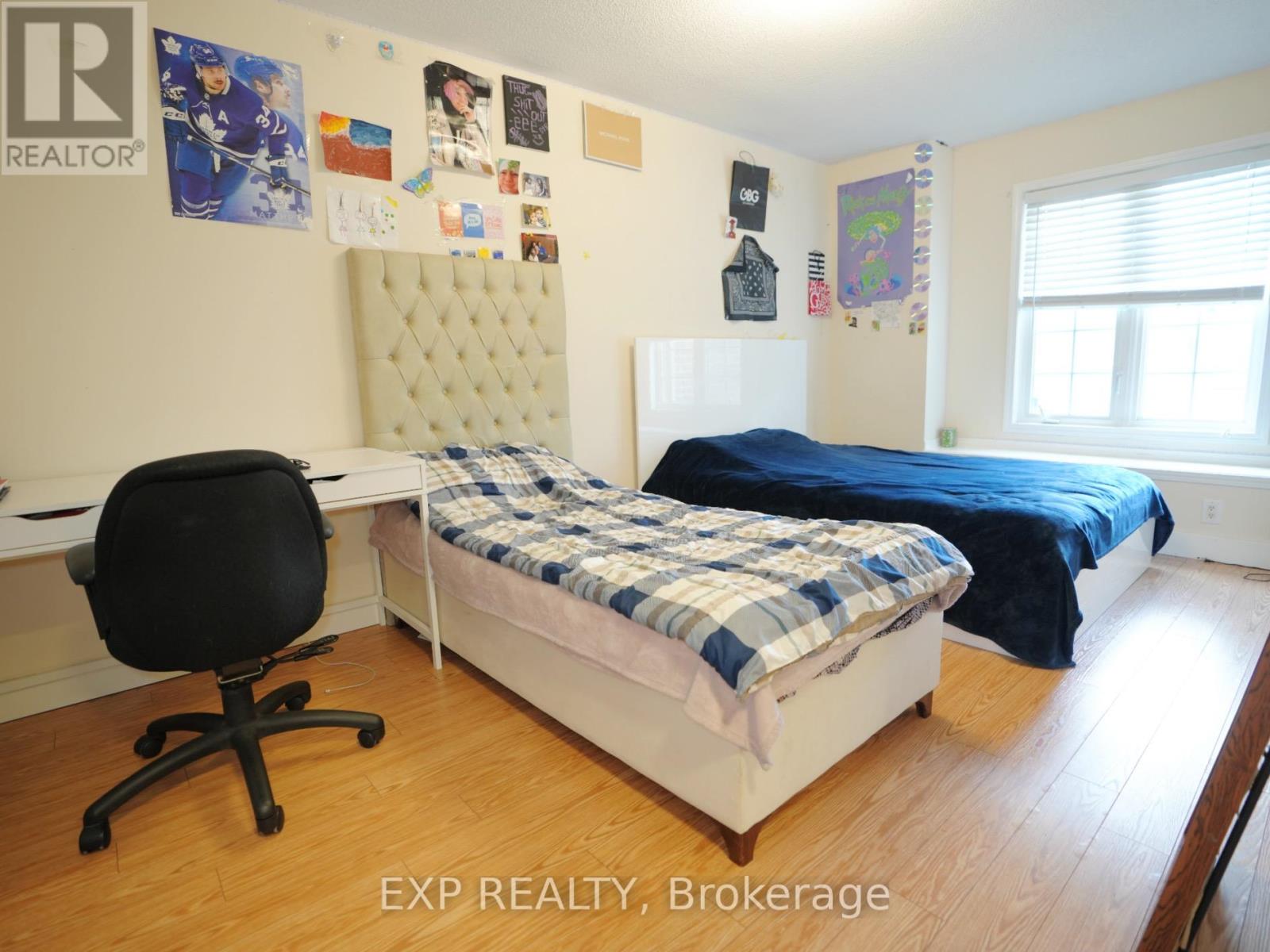 Photo 12 of 16 Coranto Way, Vaughan ON