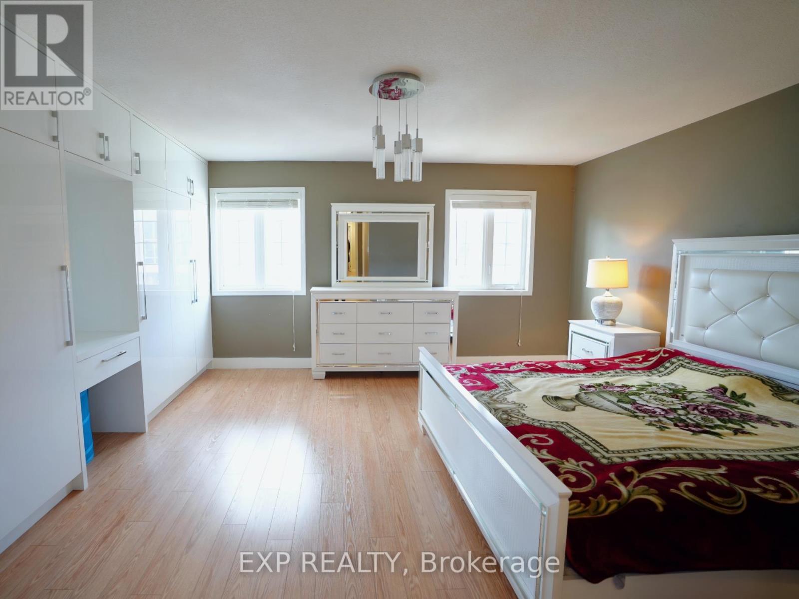 Photo 17 of 16 Coranto Way, Vaughan ON