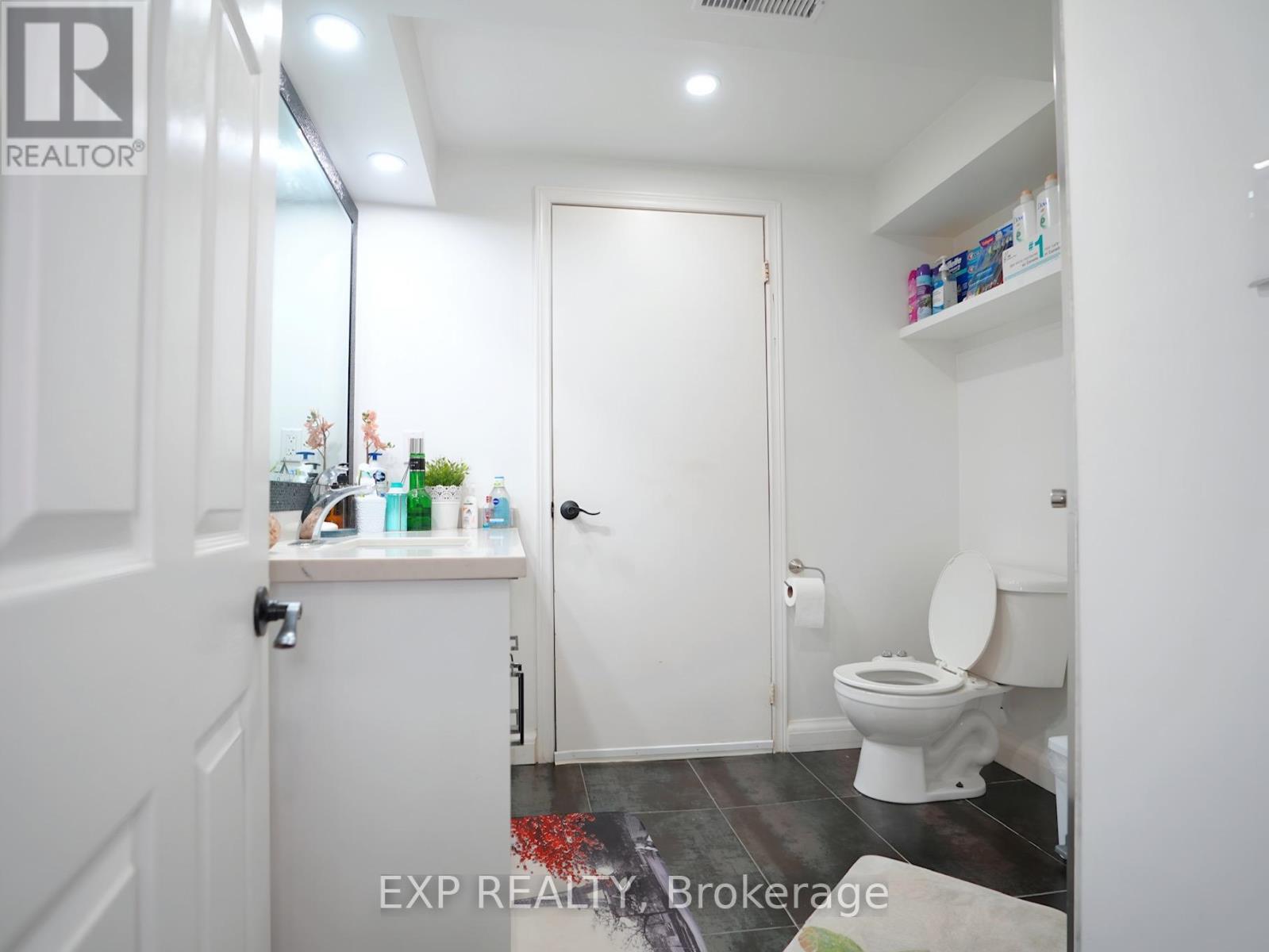 Photo 19 of 16 Coranto Way, Vaughan ON
