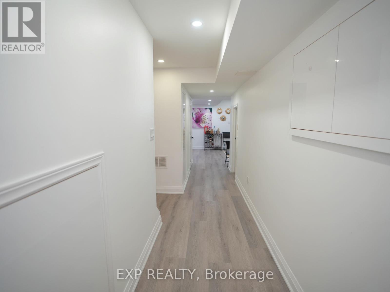 Photo 20 of 16 Coranto Way, Vaughan ON