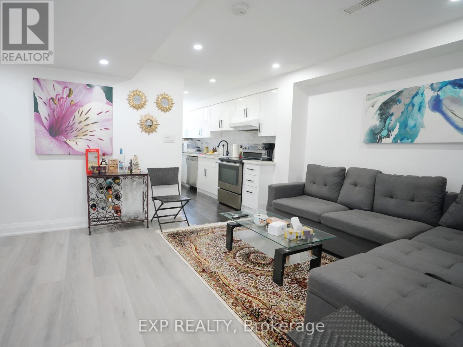 Photo 21 of 16 Coranto Way, Vaughan ON