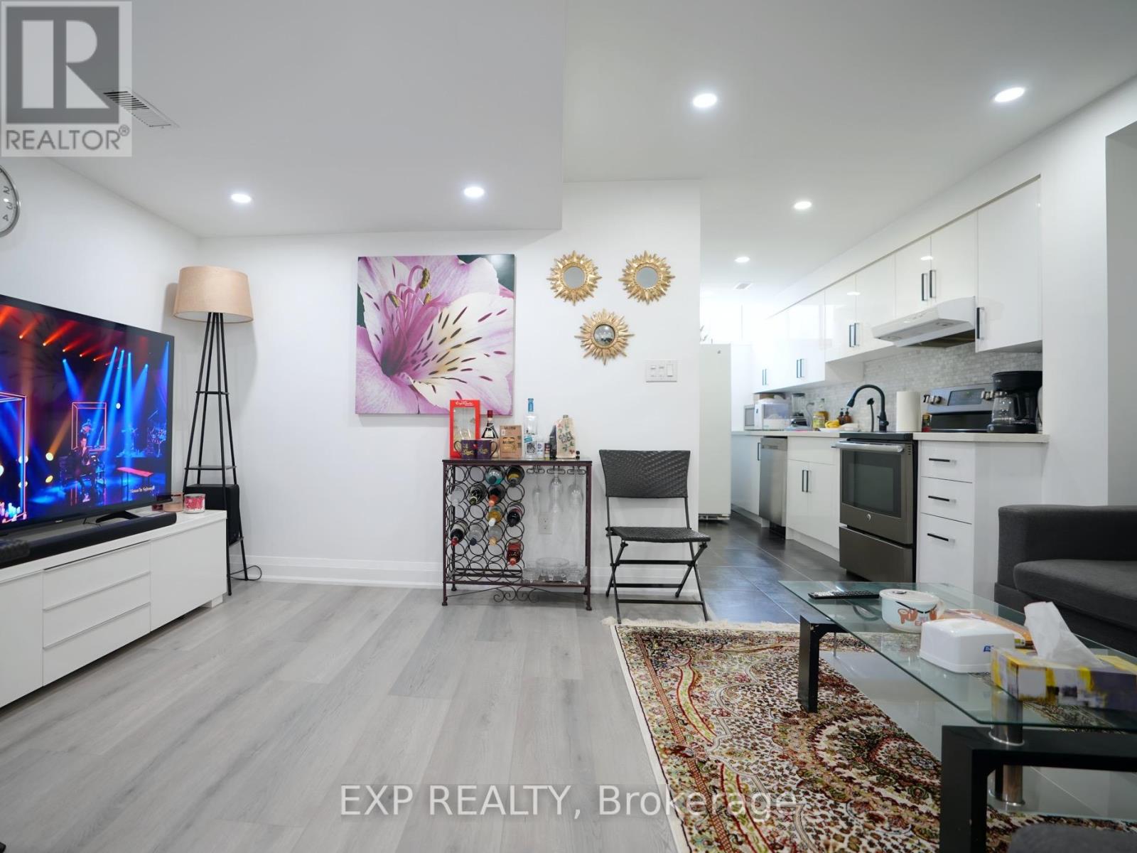 Photo 22 of 16 Coranto Way, Vaughan ON