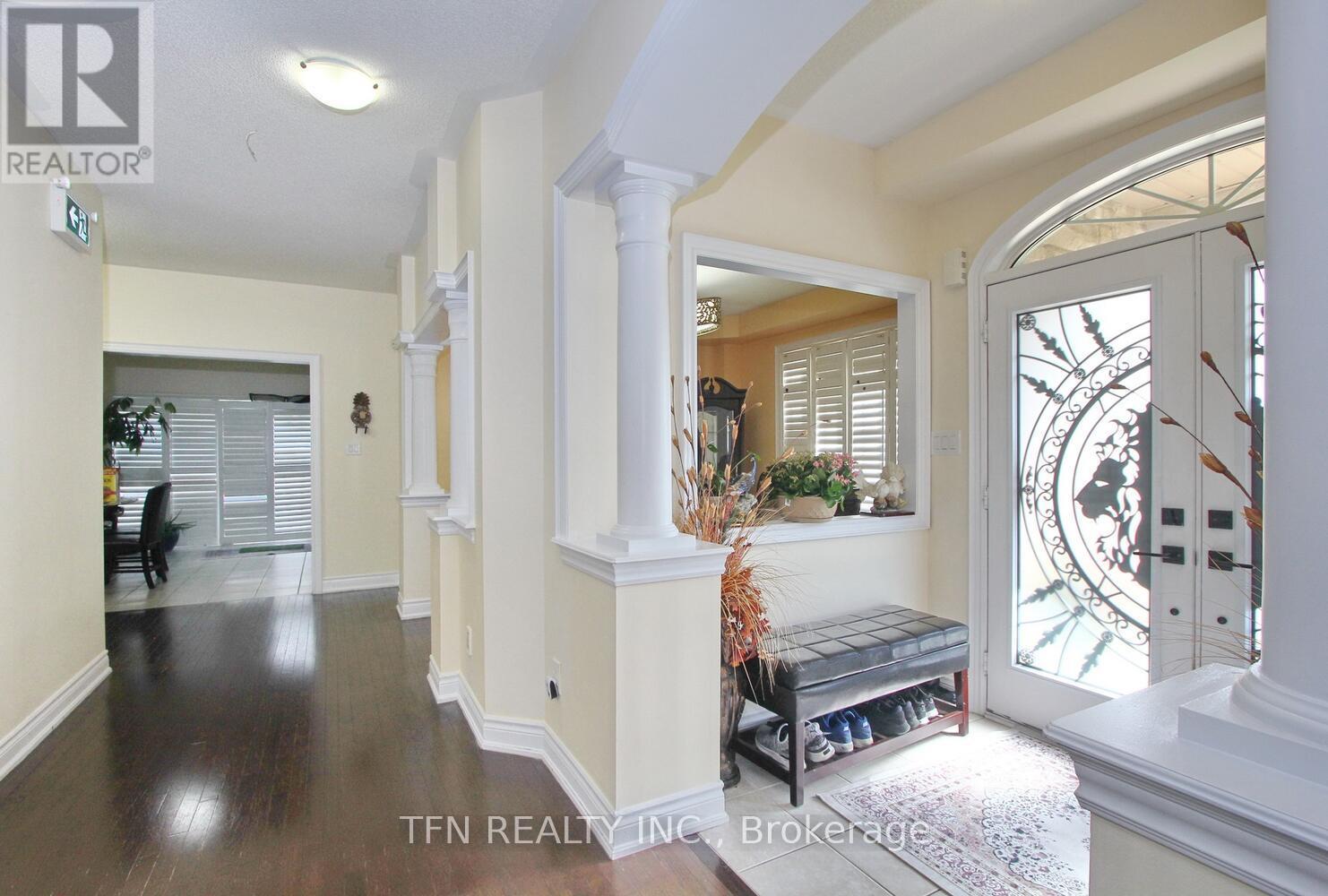 Photo 14 of 1 Beacon Hill Drive, Brampton ON