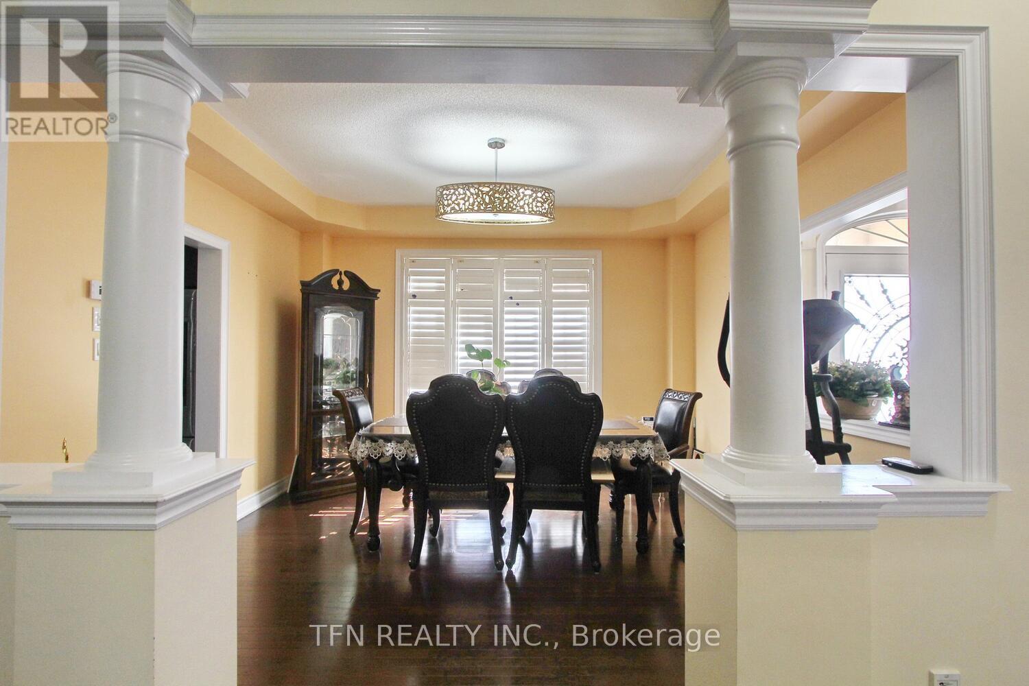 Photo 16 of 1 Beacon Hill Drive, Brampton ON