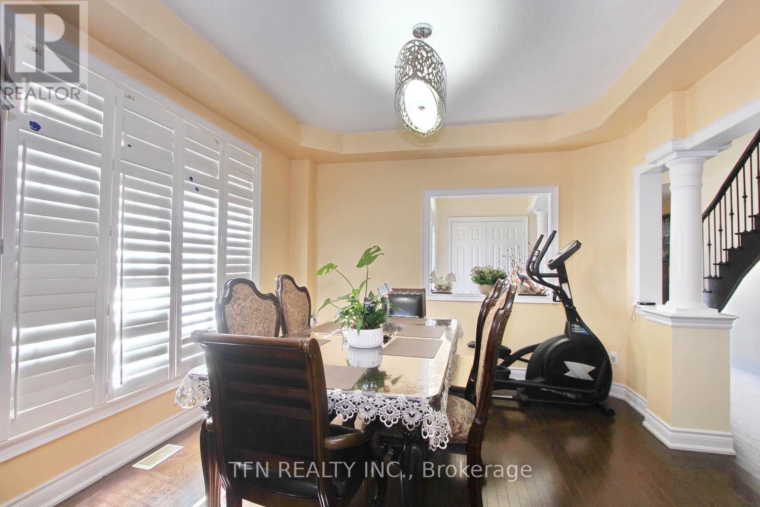 Photo 17 of 1 Beacon Hill Drive, Brampton ON
