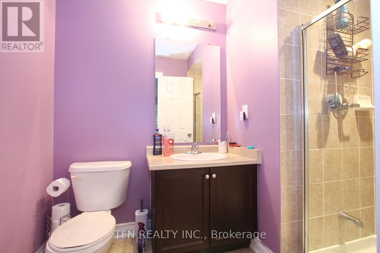Photo 34 of 1 Beacon Hill Drive, Brampton ON