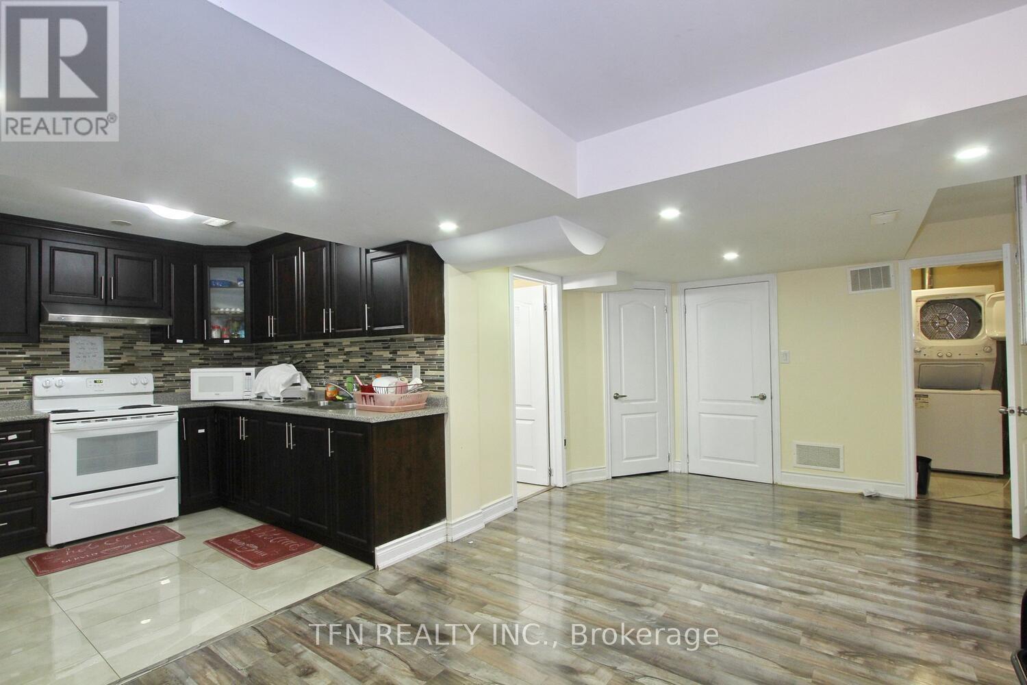 Photo 44 of 1 Beacon Hill Drive, Brampton ON