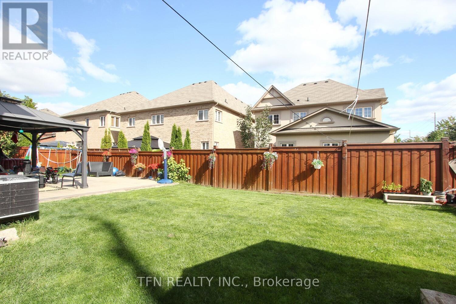 Photo 48 of 1 Beacon Hill Drive, Brampton ON