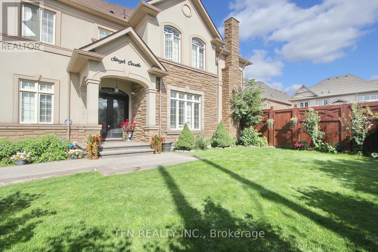 Photo 5 of 1 Beacon Hill Drive, Brampton ON