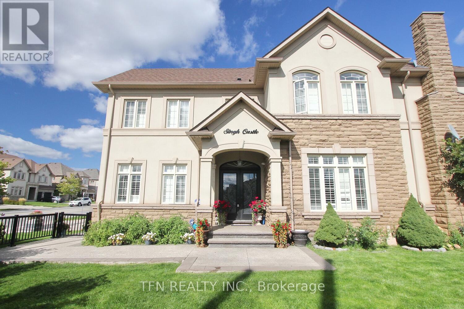 Photo 6 of 1 Beacon Hill Drive, Brampton ON