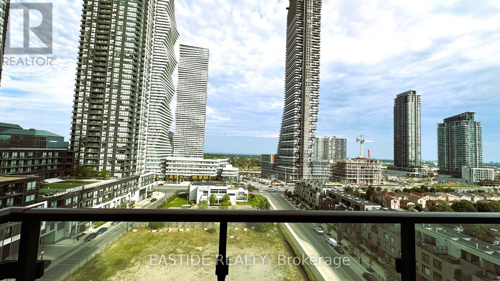 Photo 12 of 1019 4055 Parkside Village Drive, Mississauga ON