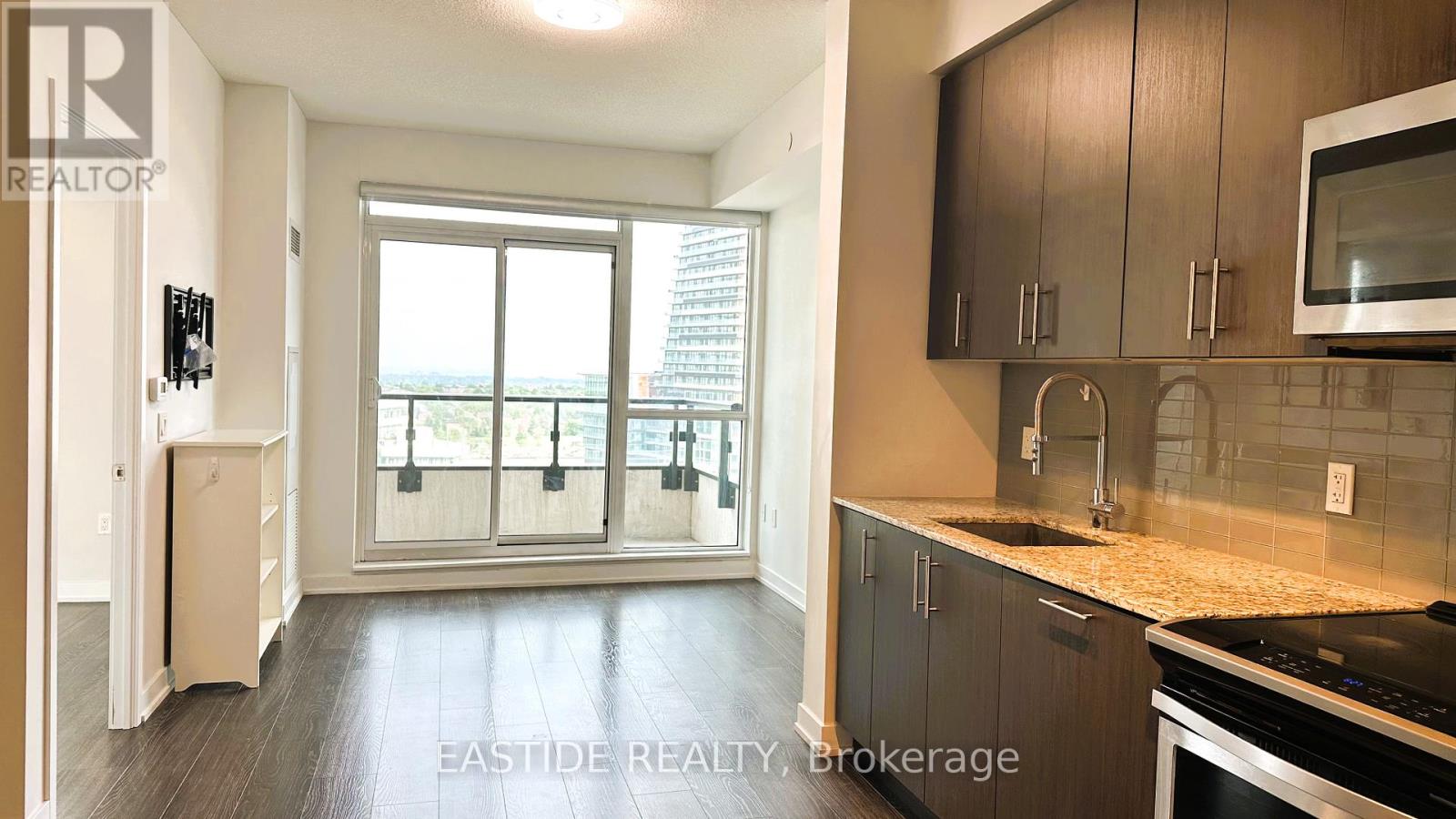 Photo 3 of 1019 4055 Parkside Village Drive, Mississauga ON