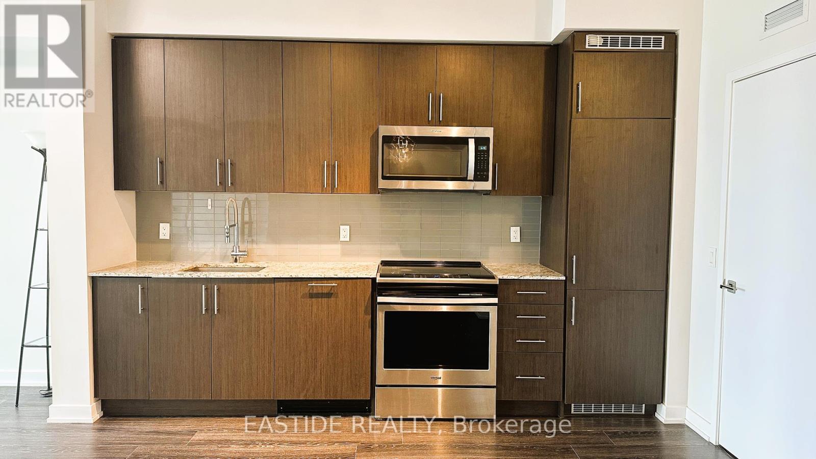Photo 5 of 1019 4055 Parkside Village Drive, Mississauga ON